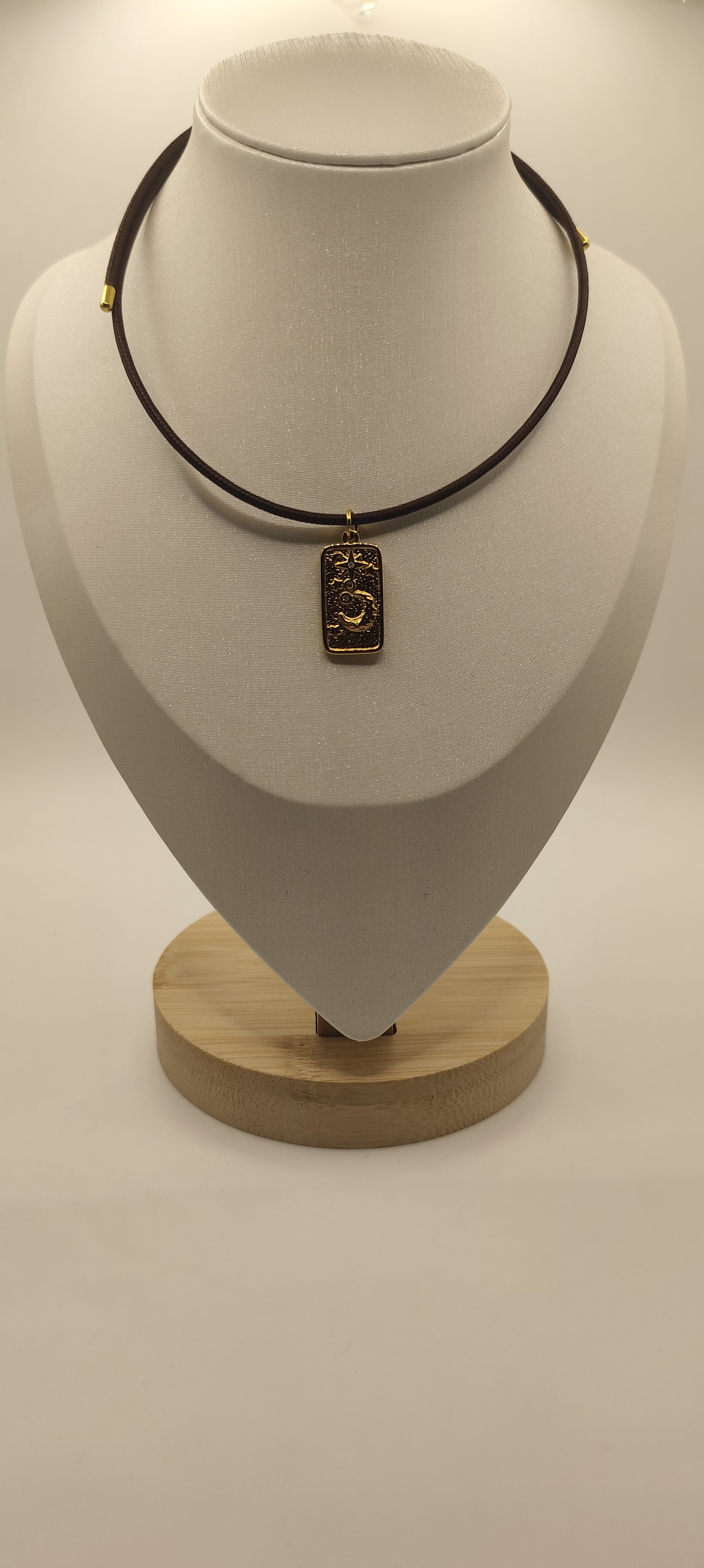 Collana Magnetica