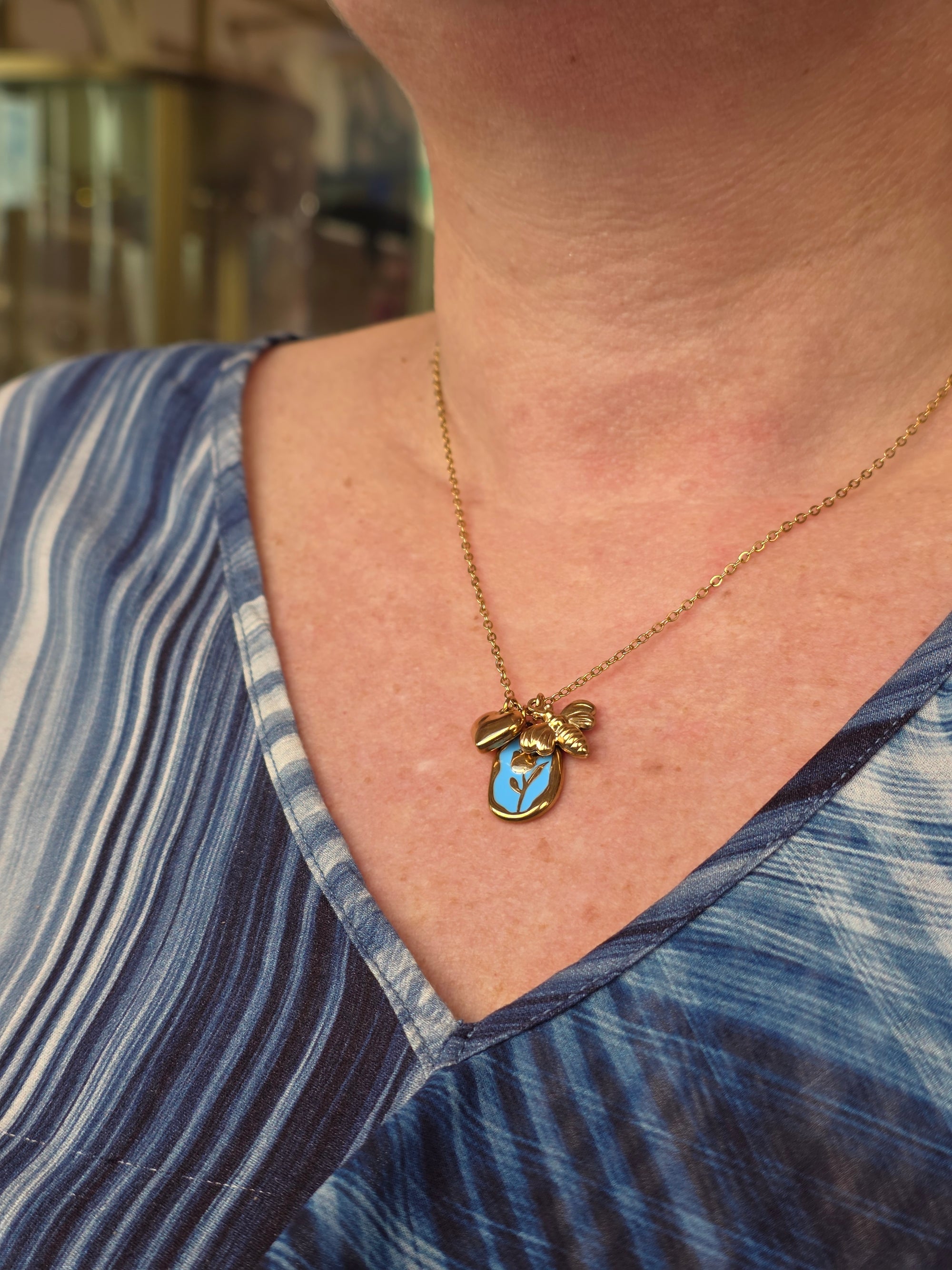 Collana Ape