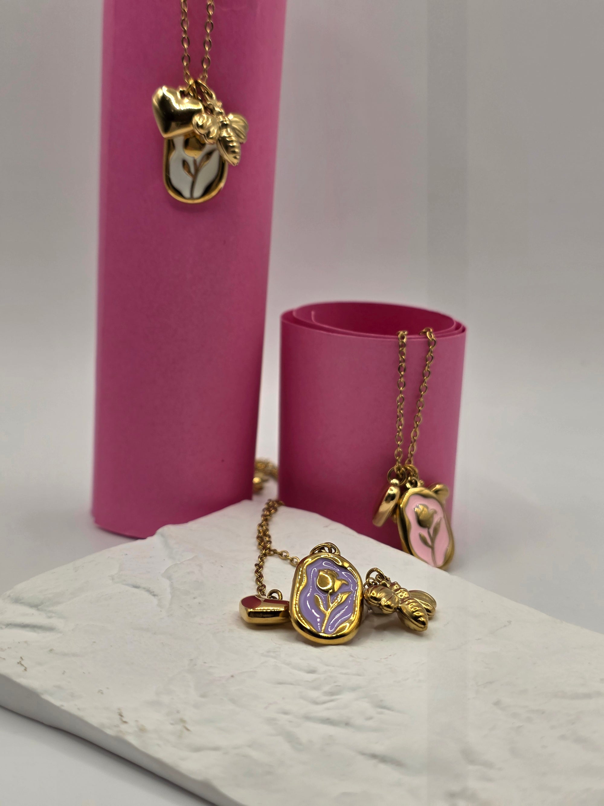 Collana Ape